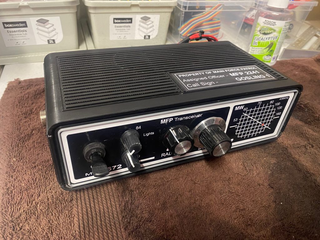 Mad-Max Goose Radio-11